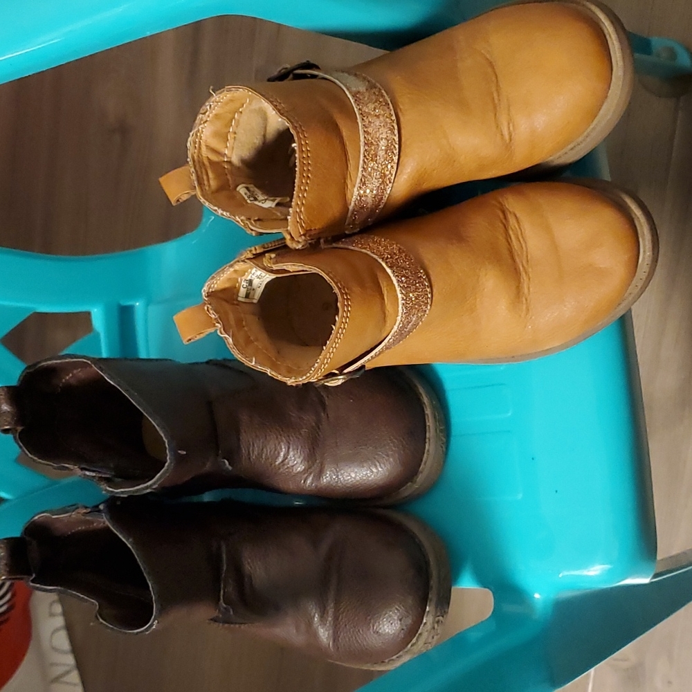 Boots girl size 9 GAP and Carters